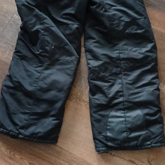 Snowpants - Picture 2 of 10